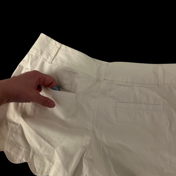 LOFT White Riviera Scalloped Hem Cotton Shorts Womens Size 6 Summer Preppy - Picture 3 of 12